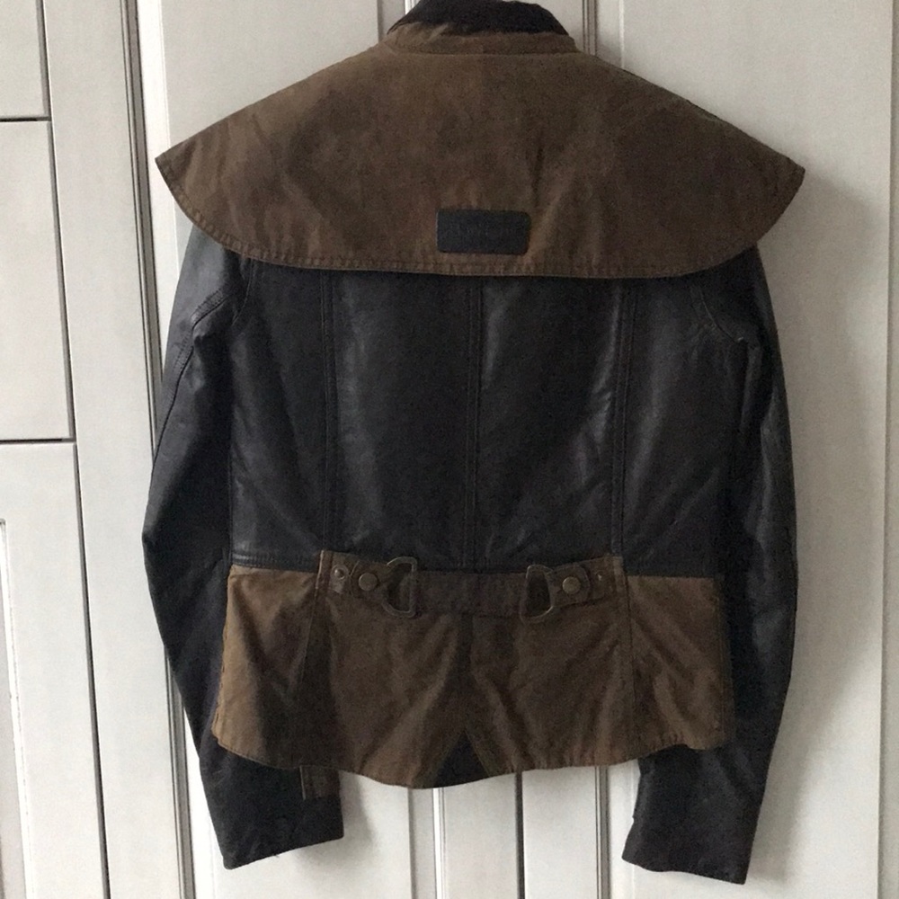Barbour fashion coat with detachable quilted vest - Picture 2 of 5
